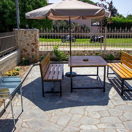 Milazio Apartmán Asproválta