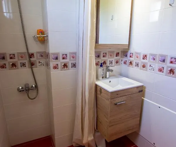 Milazio Apartament *